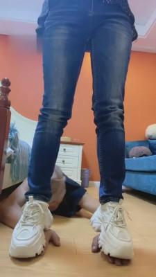 【魅儿S】贱奴偷舔主人鞋被暴虐