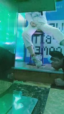 【00小主十言】KTV素人脏小白鞋踩踏碾压 bf5150