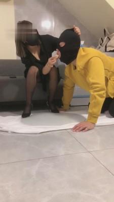 【南京沁月S】高跟鞋踩踏香蕉+牛奶圣水混合物喂食 bf5157