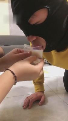 【南京沁月S】高跟鞋踩踏香蕉+牛奶圣水混合物喂食 bf5157