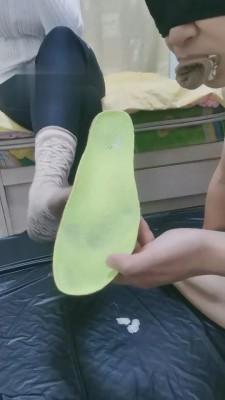 【君威】臭脚+痰盂强迫闻-全体重踩踏 bf5180