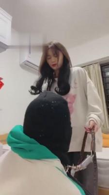 【雪莉】在新家第一次tj下贱狗 bf5185