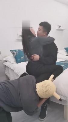 【与精神小妹的那些事】首次尝试情侣主羞辱虐待 bf5522