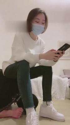 【Q月s】小白鞋白棉袜暴力踢踹 bf5232