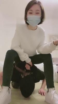 【Q月s】小白鞋白棉袜暴力踢踹 bf5232