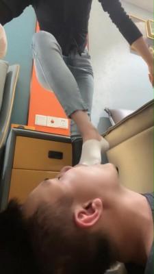 【阿月】长靴牛仔裤全体重踩踏/深喉 bf12263