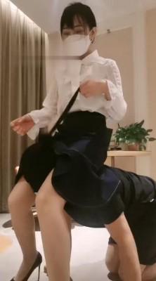 【妃妃】办公桌下的贱狗 bf12214