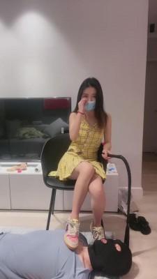 【子颜】运动鞋白棉袜全体重踩狗 bf12231