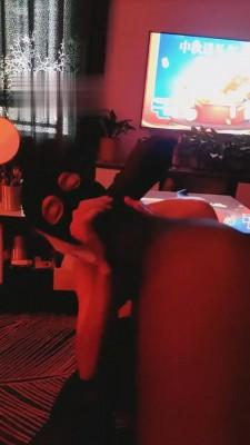 【熙妍S】酒吧精神小妹黑丝虐客户 bf886