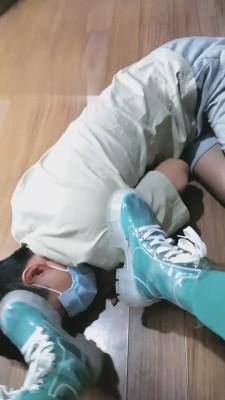 【妖精】踩踏/舔鞋/喝洗袜子水 bf869