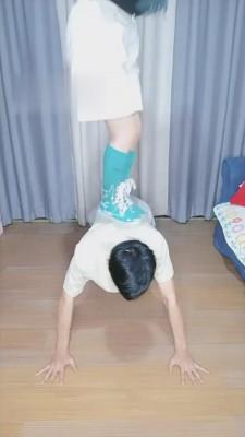 【妖精】踩踏/舔鞋/喝洗袜子水 bf869