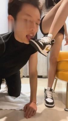 【阿月】超脏AJ鞋耳光/踩踏/深喉 bf920