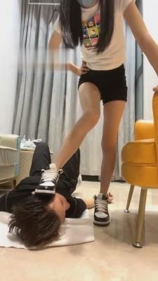 【阿月】超脏AJ鞋耳光/踩踏/深喉 bf920