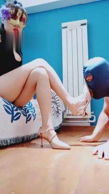 【艾丽莎】绿帽老公就是喜欢被虐 bf897