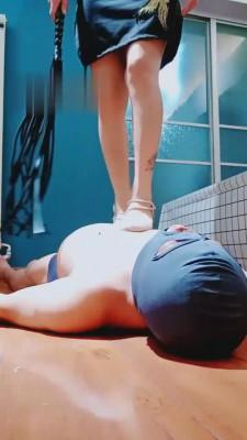 【艾丽莎】绿帽老公就是喜欢被虐 bf897