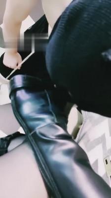 【lisa宝宝】舔脏长靴羞辱 bf987