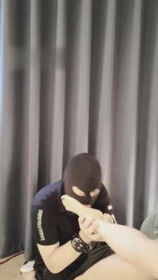 【是花花呀】御姐运动小白鞋棉袜羞辱狗 bf1015