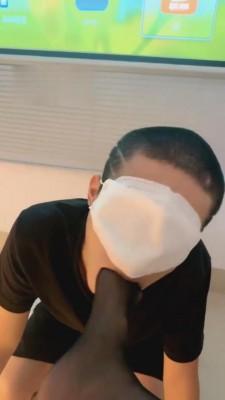 【丞丞】黑丝精神小妹羞辱私奴 bf1000