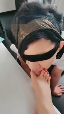 【微希】闻健身后的臭鞋臭脚 bf1058