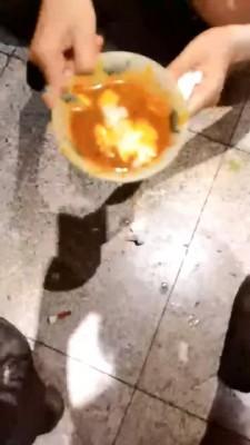 【舒钰】火锅店桌子下的畜生 bf1098