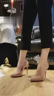 【宇婉莹】两双CL才拆箱物化人形犬 bf1115