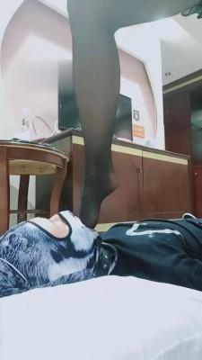 【雪s】美容院老板娘黑丝诱惑狗 bf1143