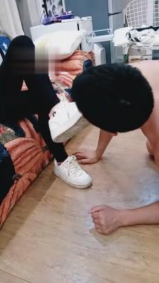 【刘二狗】素人妹妹原味棉袜塞嘴调 bf1156