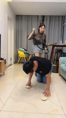 【lucky】酒吧精神小妹暴虐酒保 bf1248