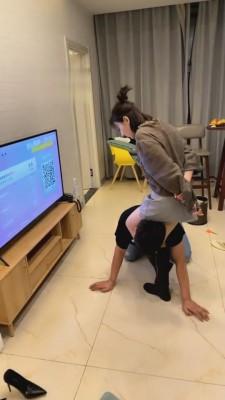 【lucky】酒吧精神小妹暴虐酒保 bf1248