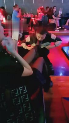 【刘二狗】SM主题酒吧经典调教 bf1254