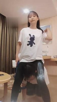 【悦主】健身后原味白袜喂狗吃 bf1225