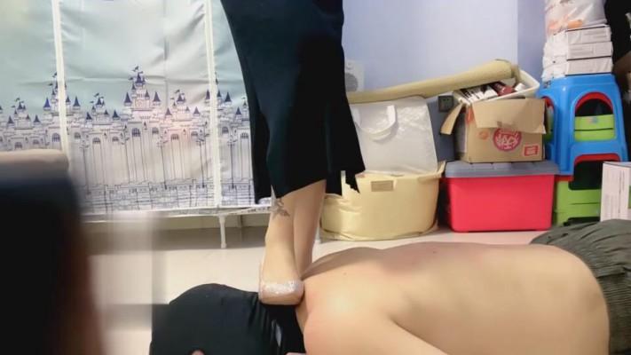 【逗逗】专业深喉插吐一地 bf1368