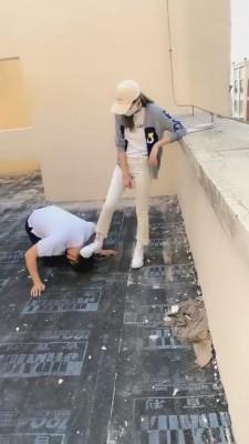 【沐清忧】双S-精神小妹户外羞辱狗奴 bf1404