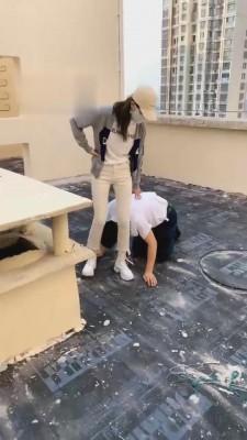 【沐清忧】双S-精神小妹户外羞辱狗奴 bf1404