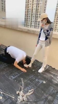 【沐清忧】双S-精神小妹户外羞辱狗奴 bf1404