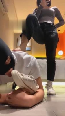 【小乔】脏臭帆布鞋虐死贱货 bf1546