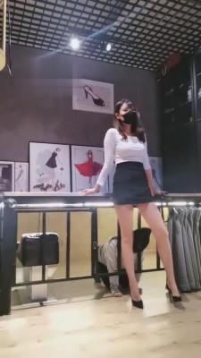 【宇婉莹】开发害羞的丫鬟母狗 bf1543