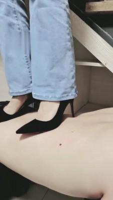 【女攻驾到】御姐范羞辱下贱情侣奴 bf1533