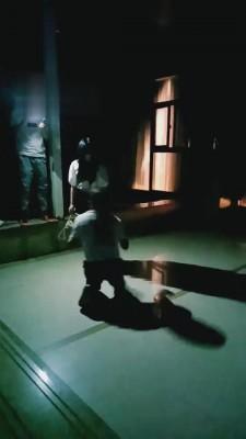 【刘二狗】户外开发素人小姐姐舔小白鞋 bf1508