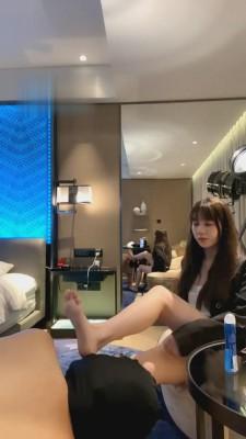 【樱桃大大】可爱芭比网红模特耳光羞辱场 bf1535