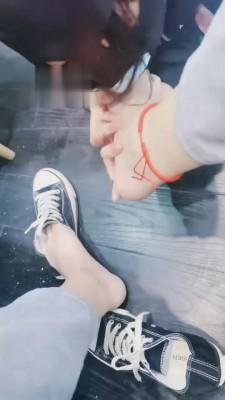 【安曼】伺候两个新开发小素人玩牌 bf1547