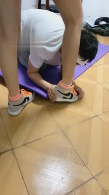 【云云酱】健身姐妹花惩罚出轨男 bf1540