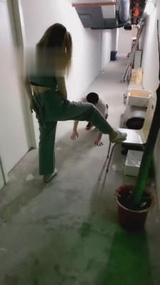 【胖虎】喝酒搭讪跑楼道舔脚 bf1522