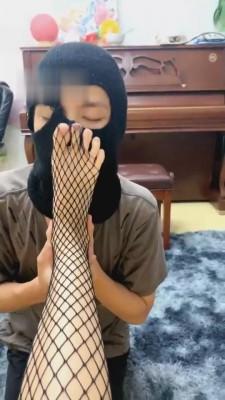 【丞丞】精神小妹网袜羞辱 bf1550