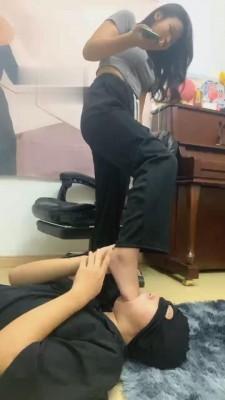 【涵涵】健身后超臭原味羞辱家奴【下】 bf1644