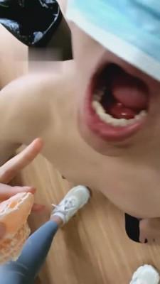 【莉娜】羞辱公狗吃圣水泡面 bf1627