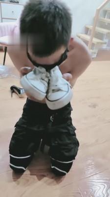 【韩韩】恋足舔鞋遛狗/直接圣水喝到撑 bf1803