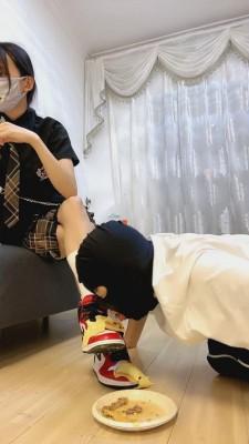 【暴力美学】咀嚼喂食/AJ喂食/白袜踩踏喂食 bf1699