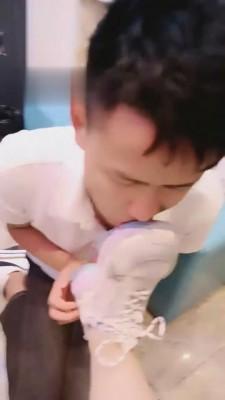 【平凡】KTV小白鞋碾压家奴-耳光口水 bf1859