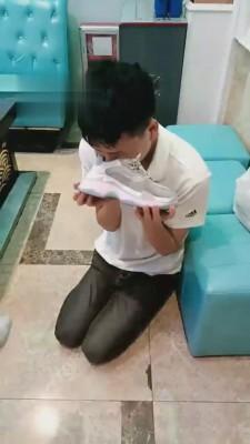 【平凡】KTV小白鞋碾压家奴-耳光口水 bf1859